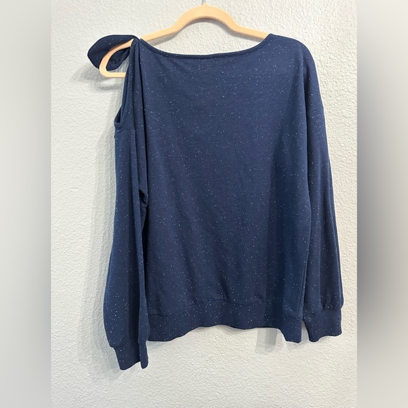NWT XL Blue Cold Shoulder Sweater - Picture 2 of 4